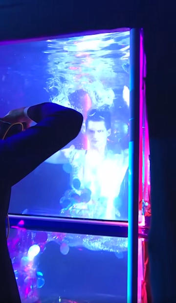 Live-Unterwasser-Shooting bei Germany’s Next Topmodel – THW Düren Tauchcontainer im Einsatz