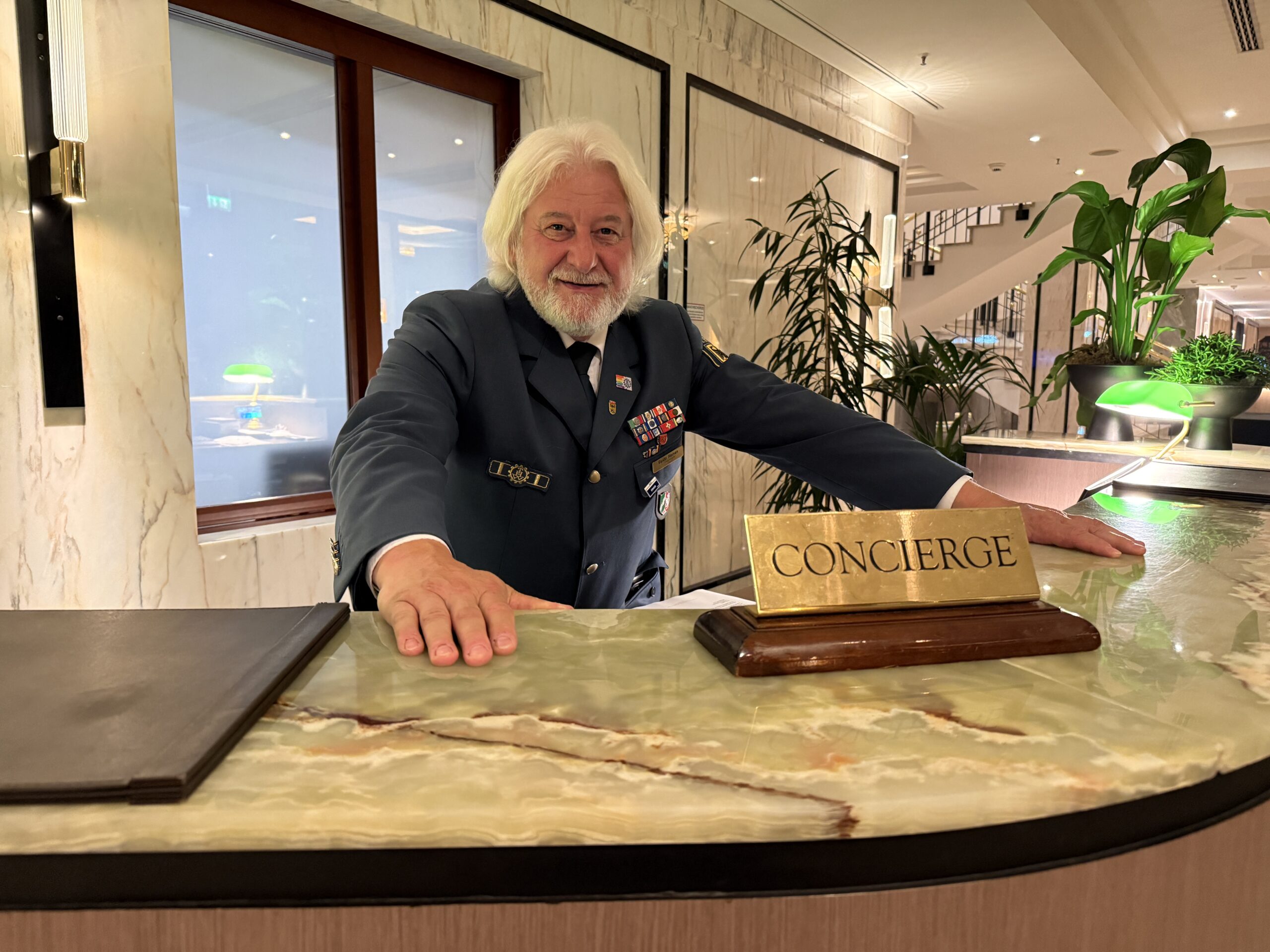 THW-Ortsbeauftragter jetzt Concierge im 5-Sterne-Hotel
